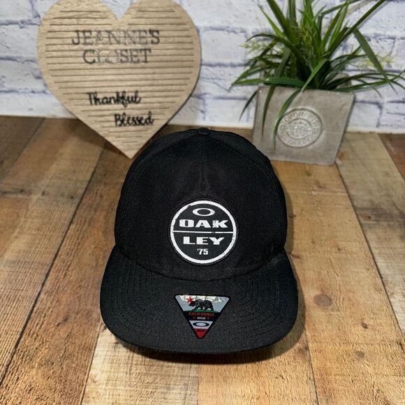 Oakley ‘75 Black And White Flat Bill SnapBack One Size Adjustable Hat Cap - Picture 1 of 9